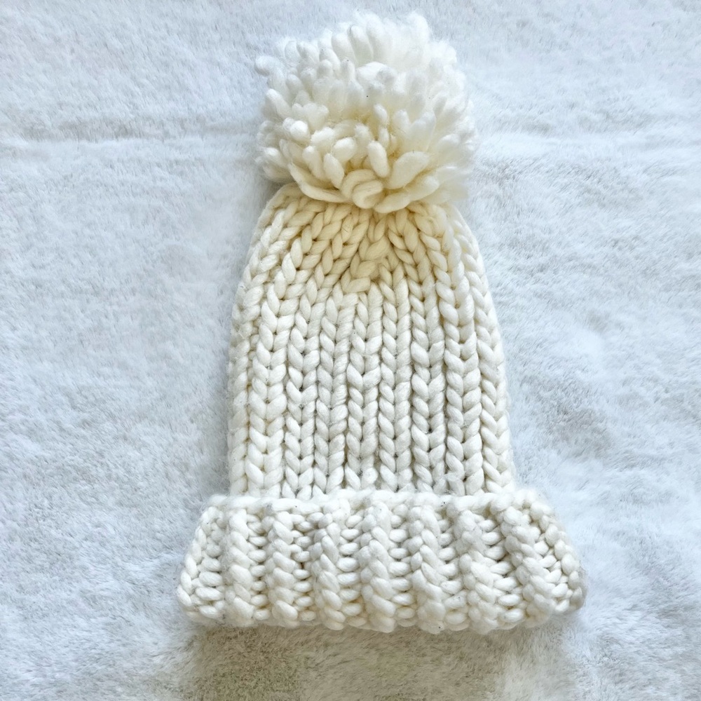 CAROLINE KAUFMAN WOOL BLEND KNITTED BEANIE WITH POM SNOW BUNNY SKI WINTER - Picture 2 of 6